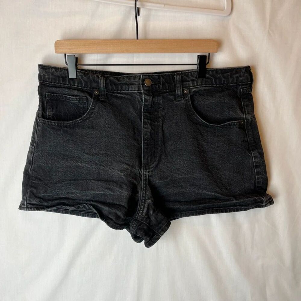 Universal Thread Women's High Rise 90's Cutoff Jean Shorts Black Size 16R